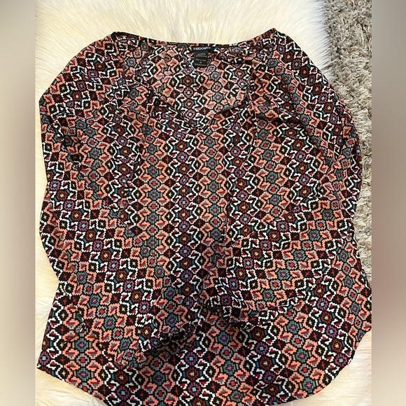 Multicolor Geometric Print Blouse - Picture 1 of 3